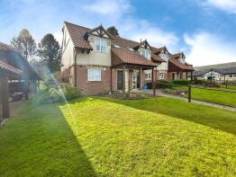 11, Garden Court, Hollins Hall, Harrogate HG3 2GN