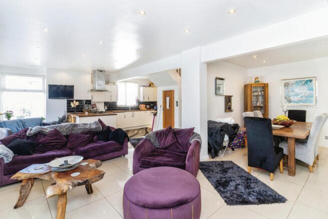 Living & Dining Area