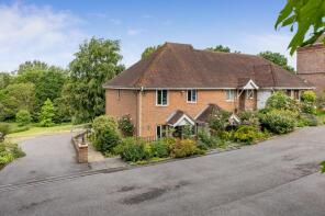 14, Oaklea Court, High Street, Hartfield TN7 4AE