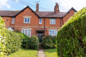 7, New College Cottages, Main Street, Buckingham MK18 4AB