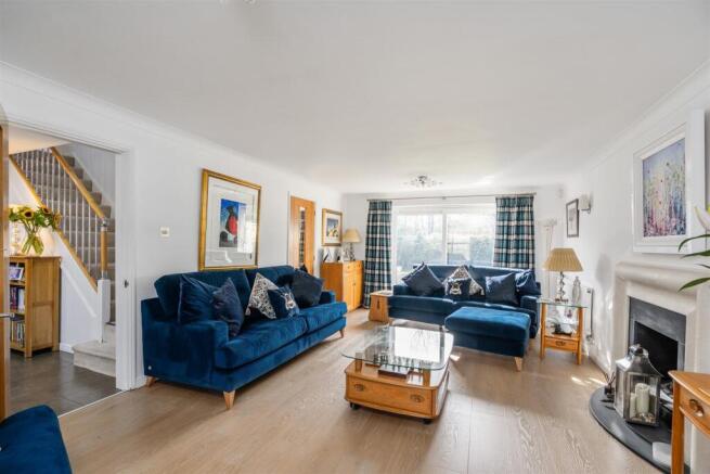 3 Nesfield Grove_8.jpg