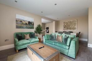 Flat 5, Riverview, Windrush Heights, Windrush OX18 4DL