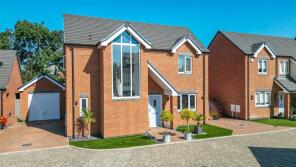 15, Rodney Gardens, Atherstone CV9 3SY