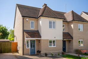 27, James Wadsworth Close, Cambridge CB24 5AA