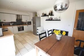 40, St Martins Road, Monkton, Pembroke SA71 4NG