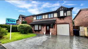 35, Lenten Grove, Heywood OL10 2LR