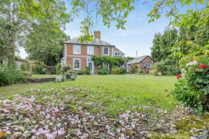 Weybourne Cottage, Weybourne Road, Farnham GU9 9ES