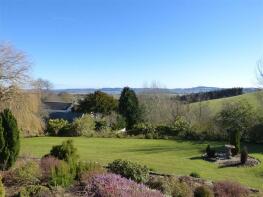 Kincarse, Kinnaird Village, Kinnaird, Perth PH14 9QY