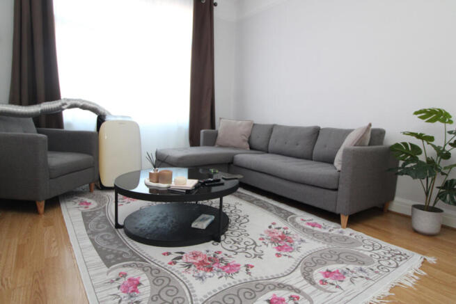 Lovely 3 bedroom flat