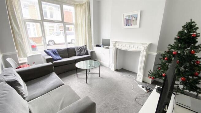 Front Living Room ( Communal )