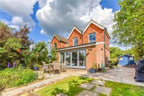 The Retreat, Graffham Street, Petworth GU28 0NS