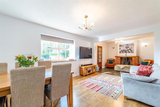 Lounge/Dining Room