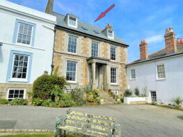 Flat 4, St Pauls House, Clarence Place, Penzance TR18 2QA