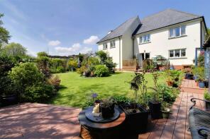 7 Lower Court, The Crescent, Torrington EX38 8NH