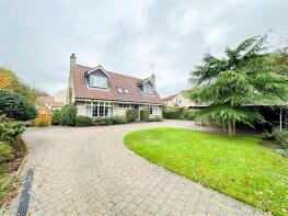 Barn Beck, Main Street, Womersley, Doncaster DN6 9BQ