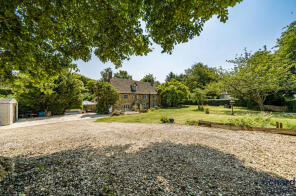 10, Queens Road, Hannington, Swindon SN6 7RP