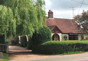 Willowtree Cottage, Lambourn Road, Weston, Newbury RG20 8JF