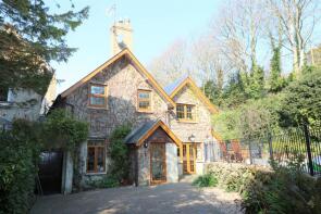 Cliff Cottage, Sandrock Road, Ventnor PO38 2NG