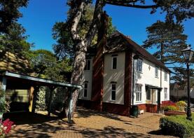 The Lodge, Highfield Park, Northampton NN6 8NT