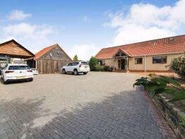 Two Hoots, Road Past Winham Farm To Tye Cross, Cullompton EX15 1SA