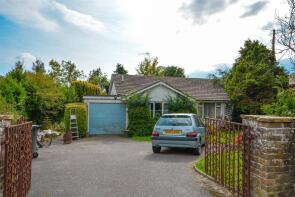 Blue Hills, Denbigh Road, Hooe Common, Battle TN33 9EP
