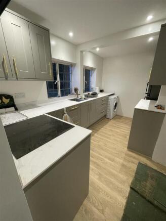 Kitchen 1.JPG