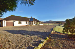 East Knoll, The Knoll, A86t Hazel Grove Access - Glenroy Road Junction, Lower Inverroy, Roy Bridge PH31 4AQ