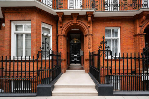 19 Palace Gate, South Kensington, London, W8