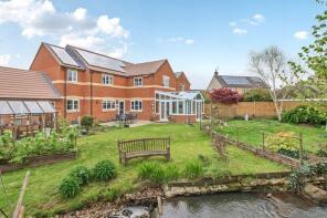 35 Foxglove Banks, Longmead, Cullompton EX15 3SG