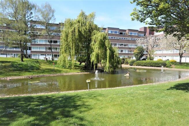 COMMUNAL GARDENS & PARKING