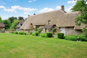 Sarcens, Malt Shovel Lane, Upper Lambourn, Hungerford RG17 8QN