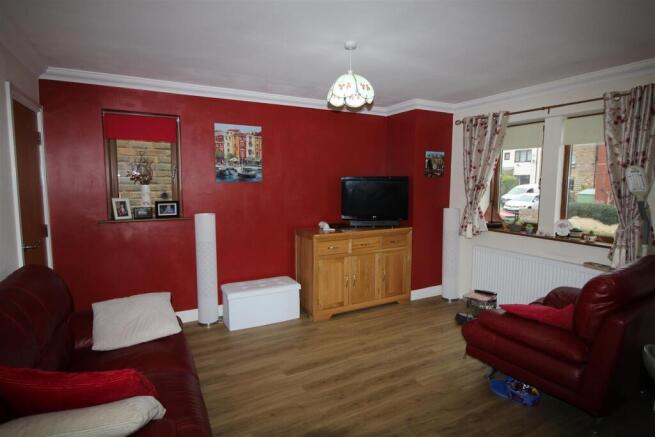 LOUNGE & KITCHEN AREA