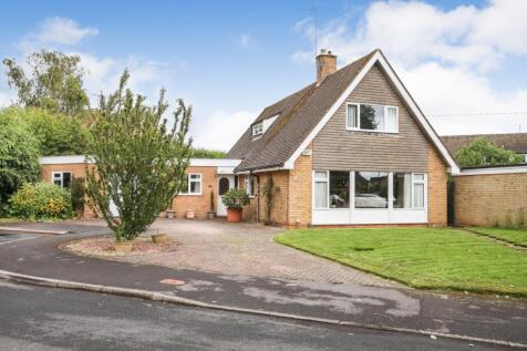 Fosseway Drive, Moreton-in-Marsh, Gloucestershire. GL56 0DU