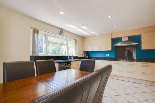 L-Shaped Dining Kitchen
