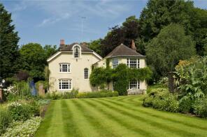 Foxhill, Farnham Road, Elstead, Godalming GU8 6LE