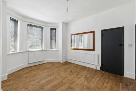 Squires Lane, London, London, N3