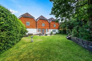 5, The Kilns, Rock House Lane, Runfold, Farnham GU10 1NP