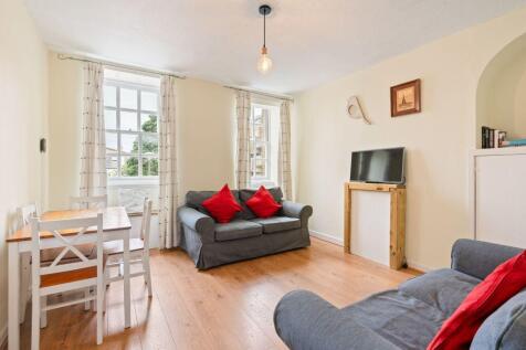 129/2 Canongate, Edinburgh, EH8 8BP