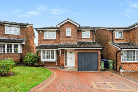 Helen Way, Alexandria G83 9PJ