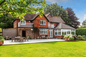 Beechlands, St Margarets Avenue, East Grinstead RH19 2NG