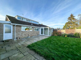 16, Greenfields, St. Neots PE19 6TN