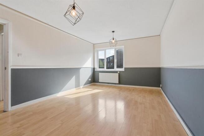 101 Singleton Close, London, SW17 9JZ reception 2.