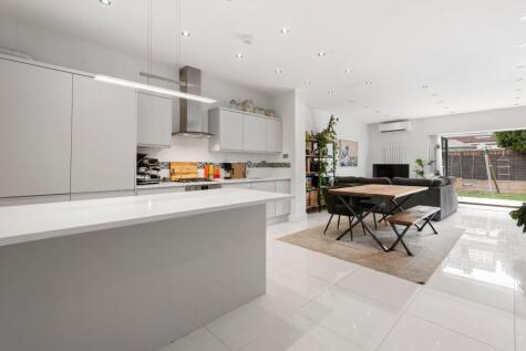 Morden Road, Wimbledon, London, SW19