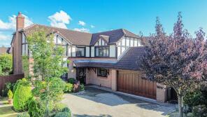 19, Foxhills Close, Stretton, Warrington WA4 5DH