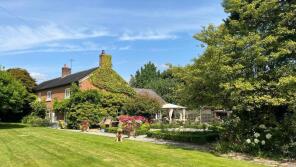 Weston House, Weston Lodge Junction To Hawkstone Park Hotel, Shrewsbury SY4 5UX