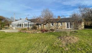 Garreg Wen, Garreg Fawr, Groeslon, Y Groeslon LL54 7EB