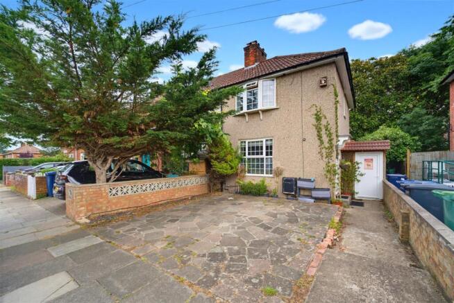 11 Greatdown Road.jpg