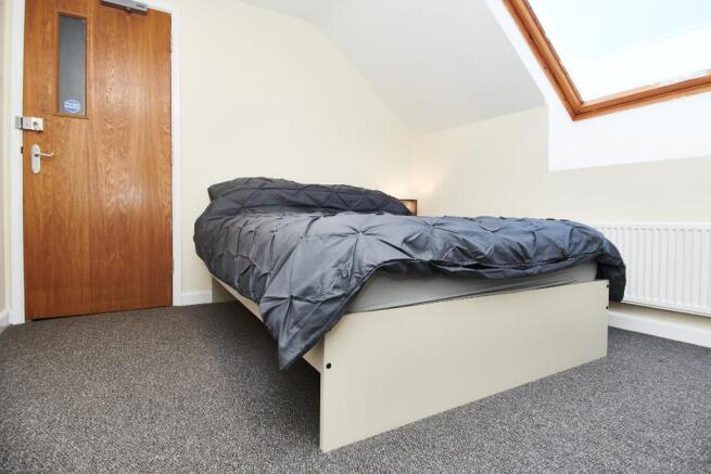 Bedroom 4 photo 2