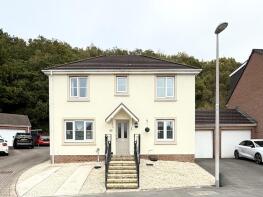 18 Charles Place, Heol-y-deri, Cwm-bach, Aberdare CF44 0BP