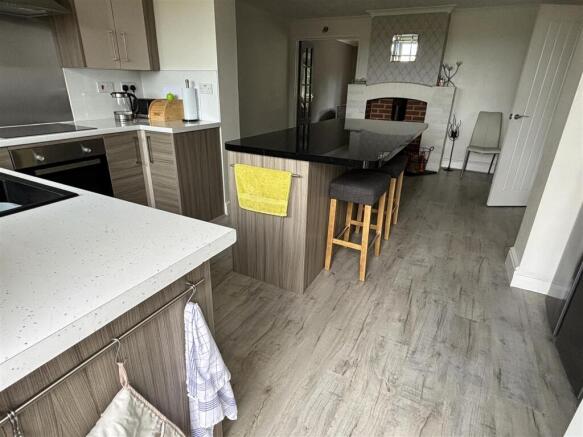 Dining kitchen